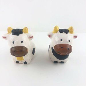 Vtg Handpainted Cow Salt & Pepper Shaker White & B